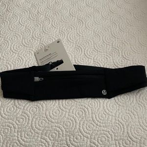 Lululemon Fast and Free Run Belt.